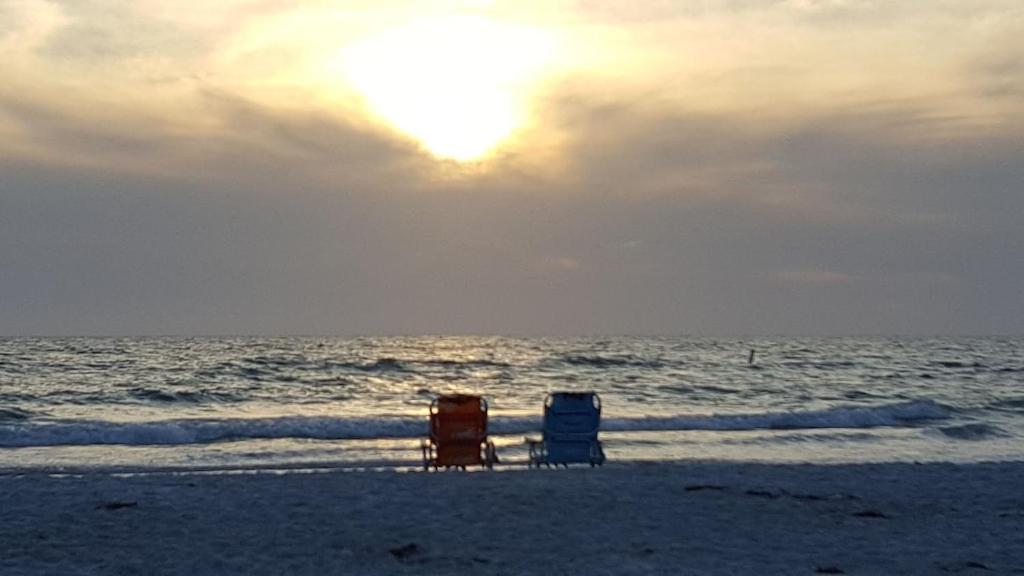 Spacious Beach House Unit,Beautifully Furnished 2 Bed 2Bath./2Min.Walk To Beach Clearwater Beach Exterior foto